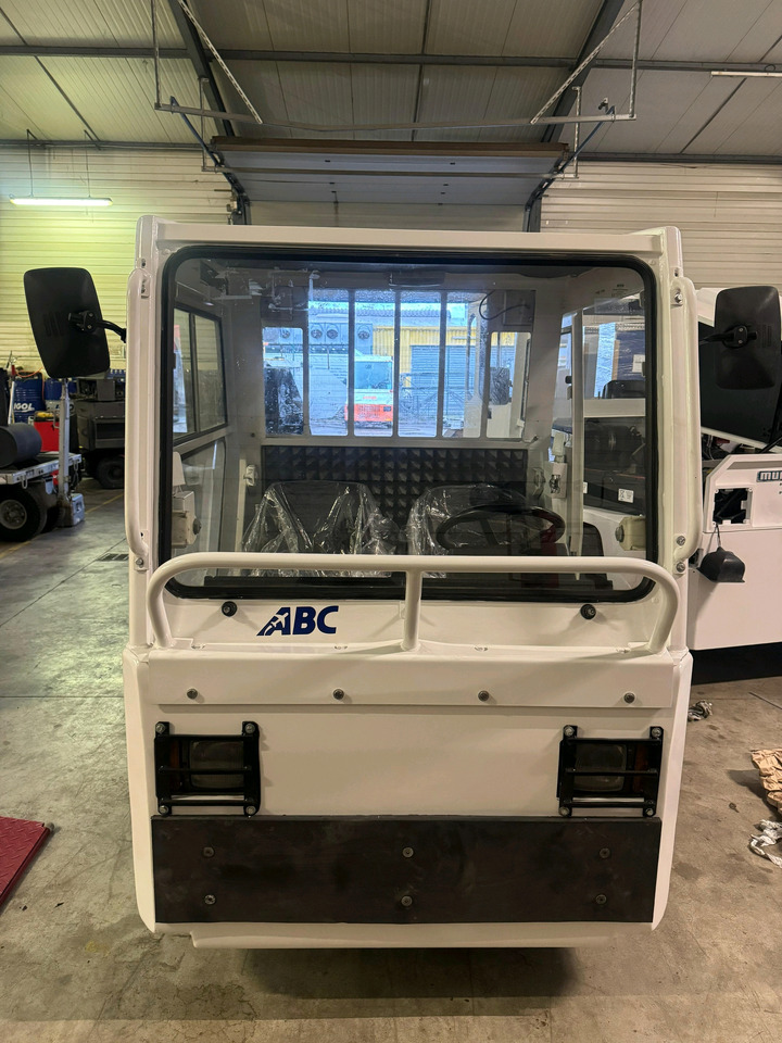 Charlatte 2012 - Bagažo vilkikas: foto 4 Charlatte 2012 - Bagažo vilkikas: foto 4