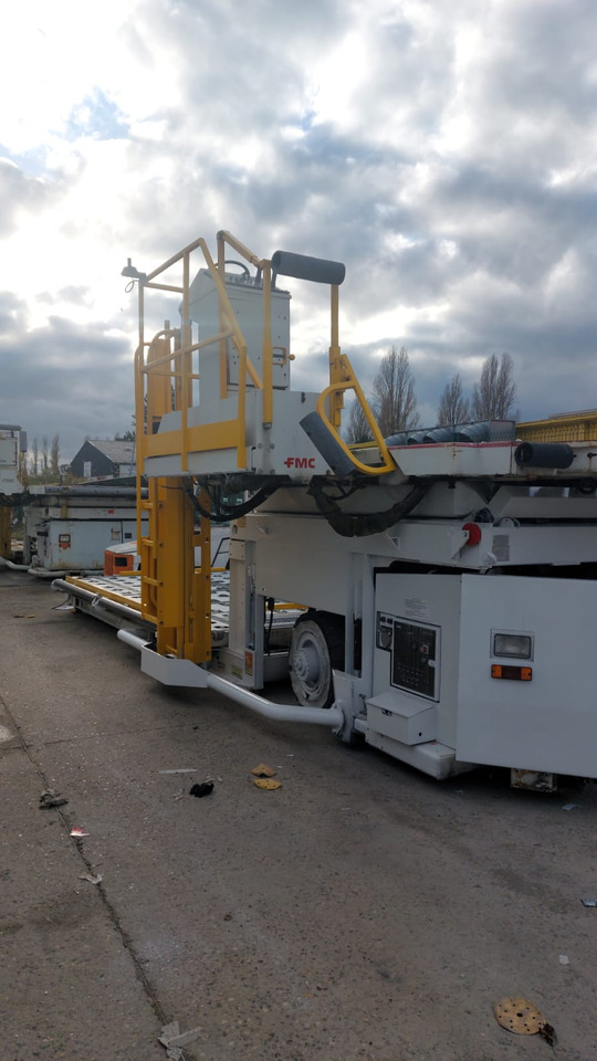 FMC loader Commander 15 Universal Main Deck - Konteinerių ir padėklų krautuvas: foto 5 FMC loader Commander 15 Universal Main Deck - Konteinerių ir padėklų krautuvas: foto 5