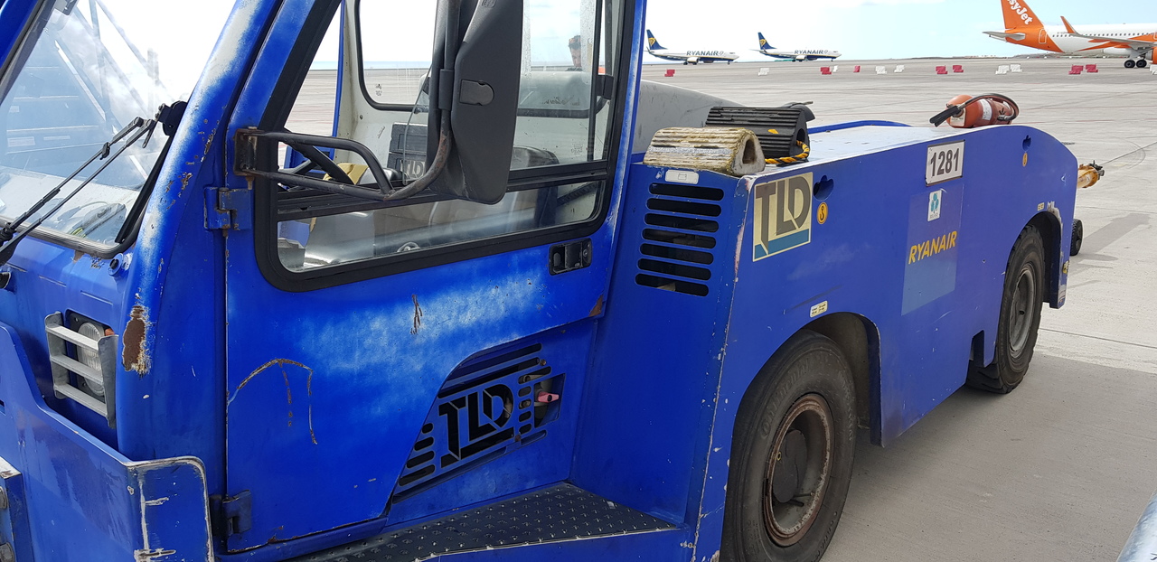 Pushback Tractor TLD 150-12 - Orlaivių vilkikas: foto 2 Pushback Tractor TLD 150-12 - Orlaivių vilkikas: foto 2