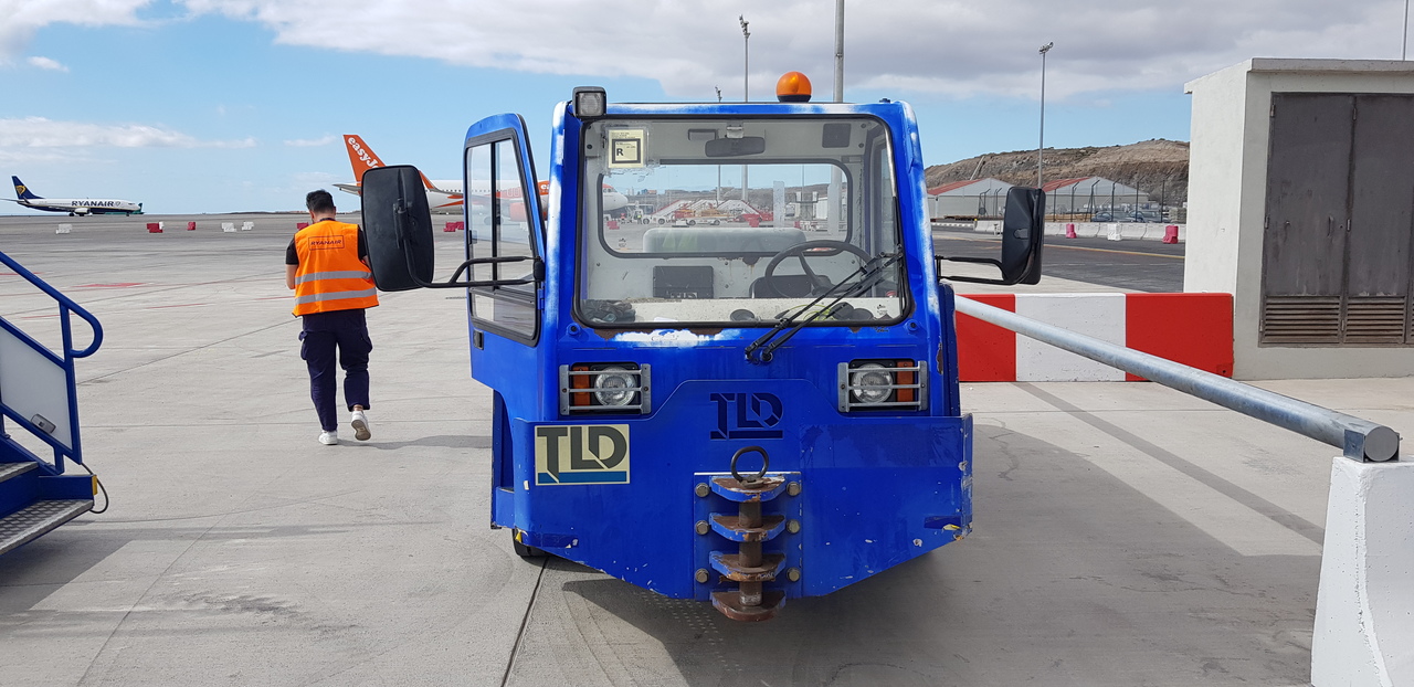 Pushback Tractor TLD 150-12 - Orlaivių vilkikas: foto 1 Pushback Tractor TLD 150-12 - Orlaivių vilkikas: foto 1
