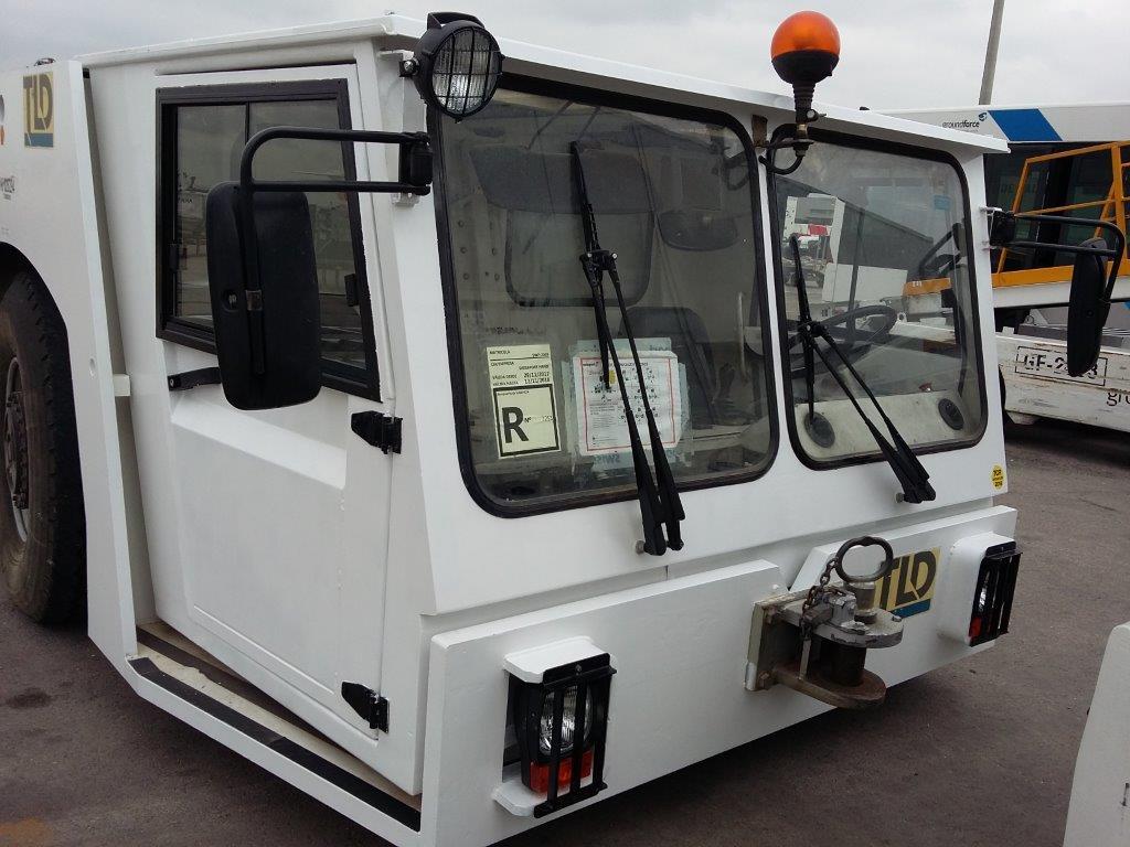 Pushback Tractor TLD TMX400-30 - Orlaivių vilkikas: foto 1 Pushback Tractor TLD TMX400-30 - Orlaivių vilkikas: foto 1