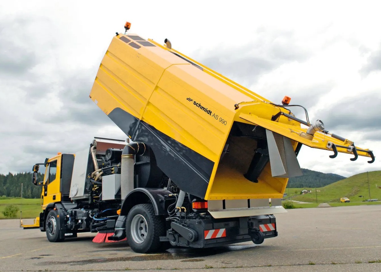 Runway Sweeper Schmidt AS990 - Gatvių šlavimo mašina: foto 4 Runway Sweeper Schmidt AS990 - Gatvių šlavimo mašina: foto 4
