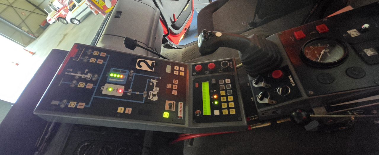 Sides - Gaisrinė mašina: foto 3 Sides - Gaisrinė mašina: foto 3