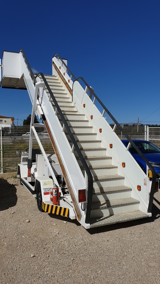 TEMG Pax Stairs TG2244 - Keleivių laiptai: foto 4 TEMG Pax Stairs TG2244 - Keleivių laiptai: foto 4