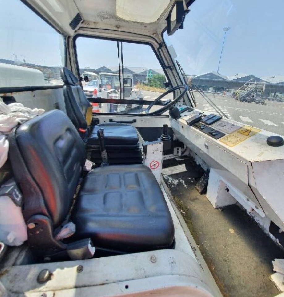 TLD Pushback TMX150-12 - Orlaivių vilkikas: foto 4 TLD Pushback TMX150-12 - Orlaivių vilkikas: foto 4