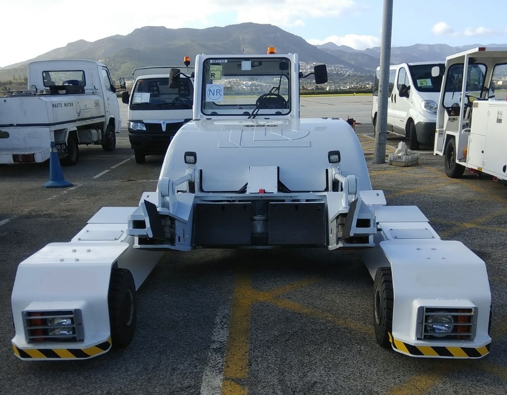 TLD Towbarless Pushback TPX 100 E - Orlaivių vilkikas: foto 3 TLD Towbarless Pushback TPX 100 E - Orlaivių vilkikas: foto 3