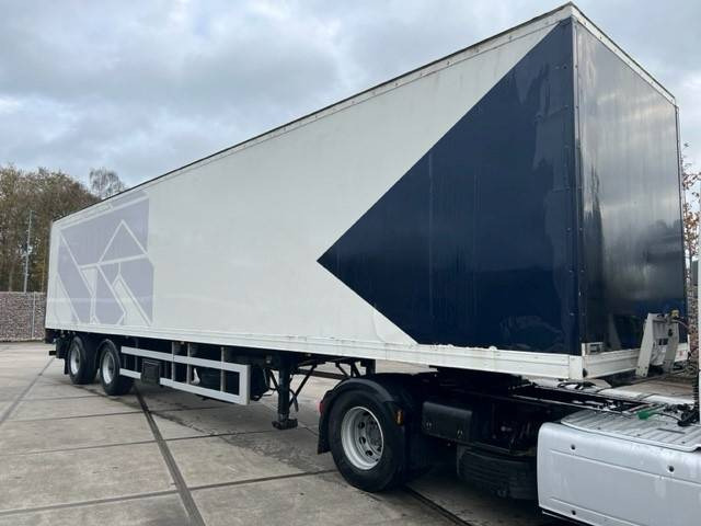 Furgonas puspriekabė Ackermann F18: foto 1