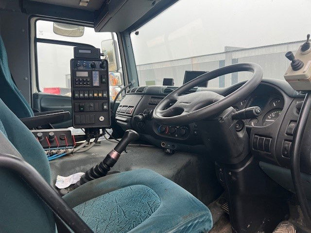 DAF 65 FA65.180 CF - Gatvių šlavimo mašina: foto 5 DAF 65 FA65.180 CF - Gatvių šlavimo mašina: foto 5