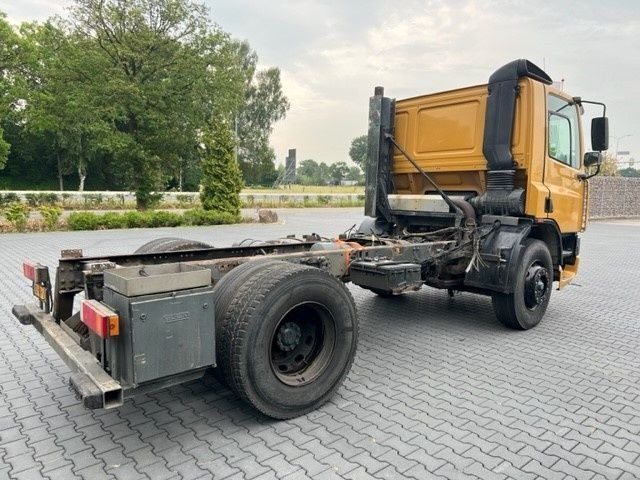 DAF CF 65 FA65.210 CF Right Hand Drive - Važiuoklės sunkvežimis: foto 2 DAF CF 65 FA65.210 CF Right Hand Drive - Važiuoklės sunkvežimis: foto 2