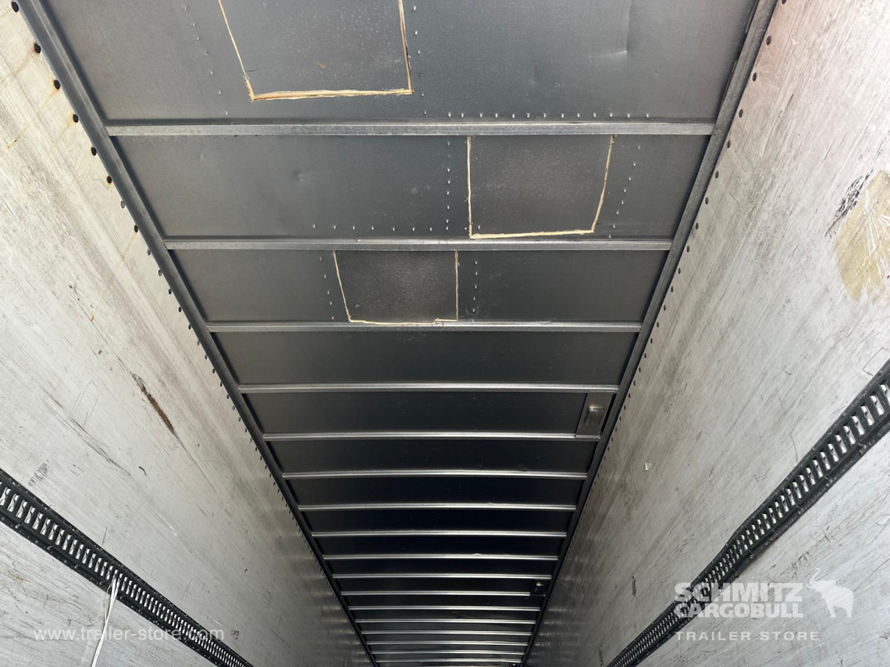 ANDERE Dryfreight Standard - Furgonas puspriekabė: foto 4 ANDERE Dryfreight Standard - Furgonas puspriekabė: foto 4