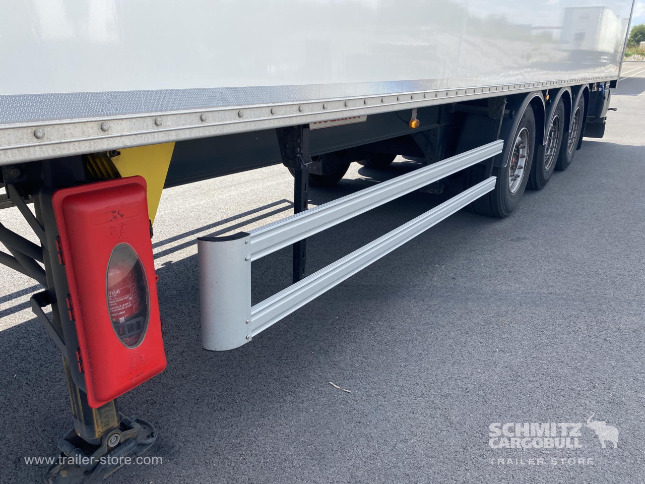 FRUEHAUF Dryfreight Standard Roller shutter door - Furgonas puspriekabė: foto 2 FRUEHAUF Dryfreight Standard Roller shutter door - Furgonas puspriekabė: foto 2