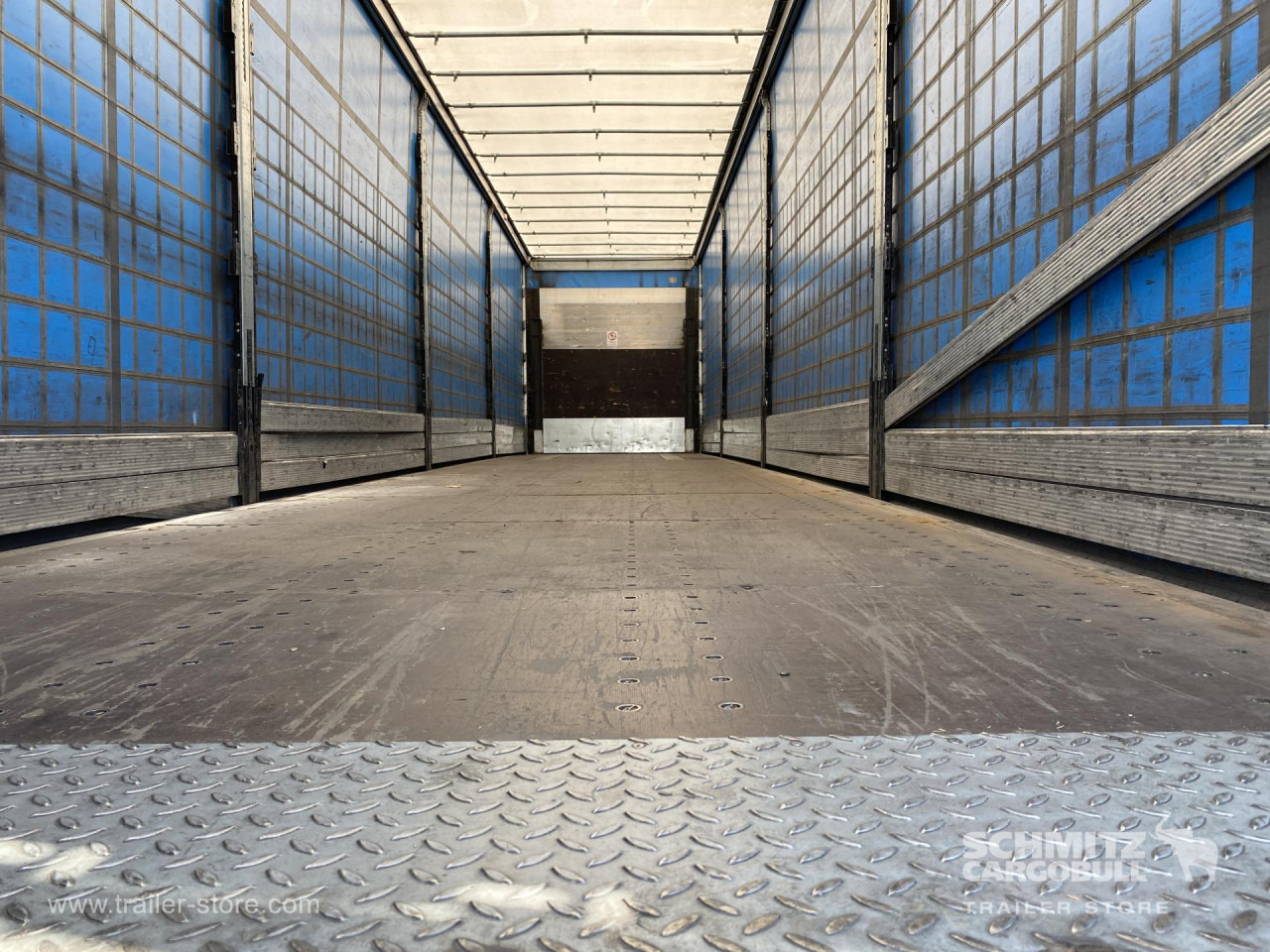 SCHMITZ Curtainsider Standard - Tentinė puspriekabė: foto 5 SCHMITZ Curtainsider Standard - Tentinė puspriekabė: foto 5