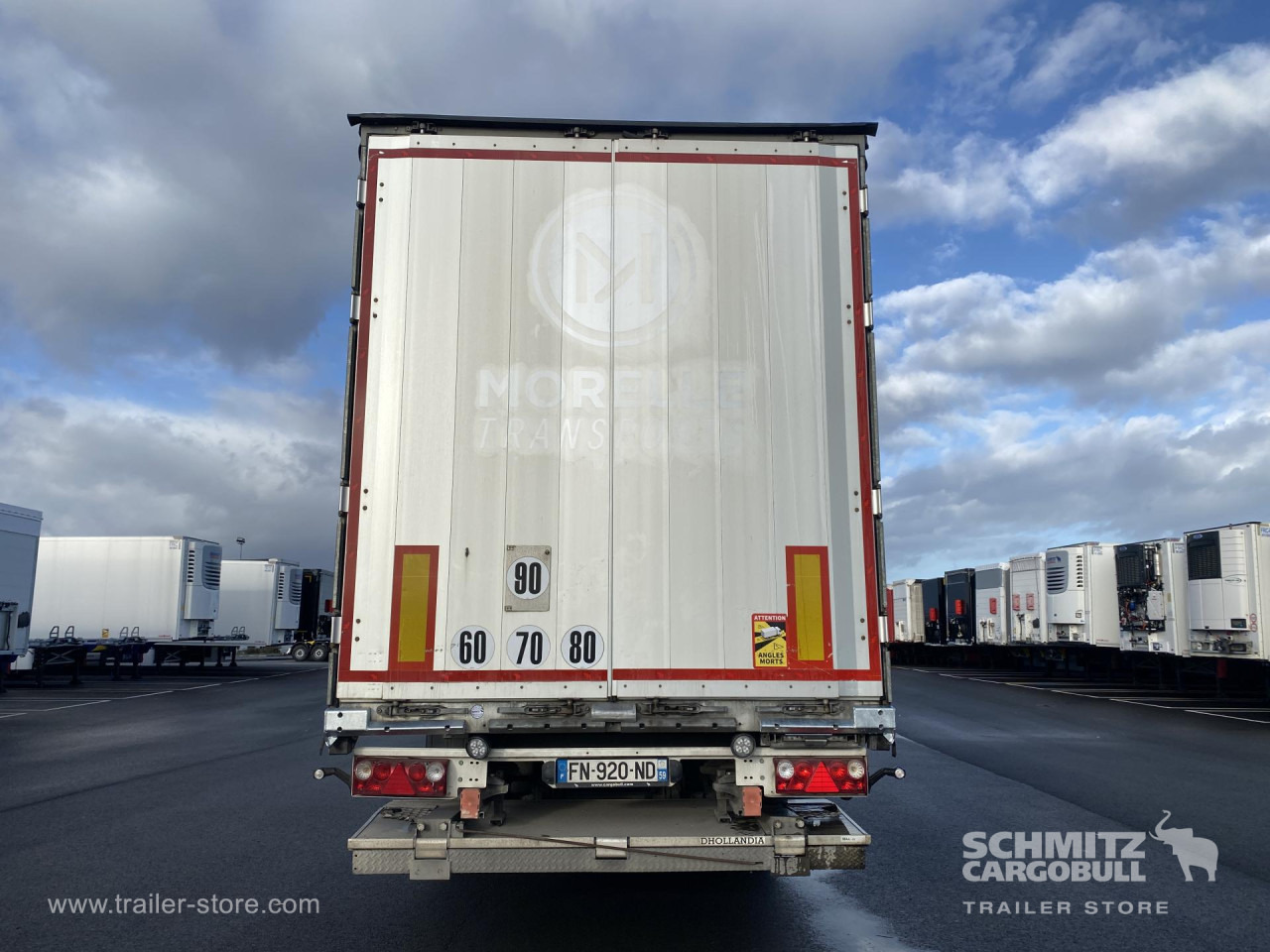 SCHMITZ Curtainsider Standard Taillift - Tentinė puspriekabė: foto 2 SCHMITZ Curtainsider Standard Taillift - Tentinė puspriekabė: foto 2