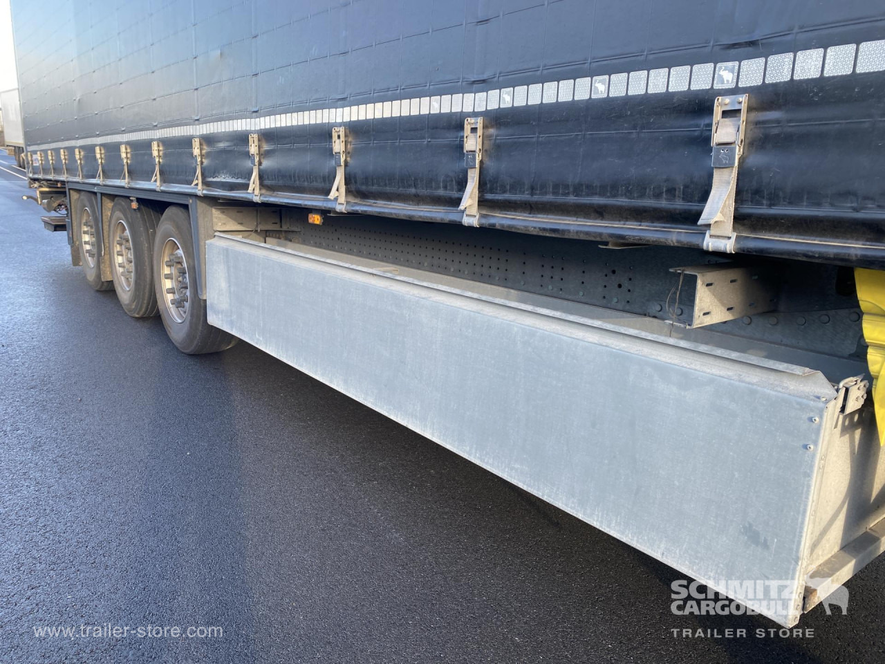 SCHMITZ Curtainsider Standard Taillift - Tentinė puspriekabė: foto 4 SCHMITZ Curtainsider Standard Taillift - Tentinė puspriekabė: foto 4