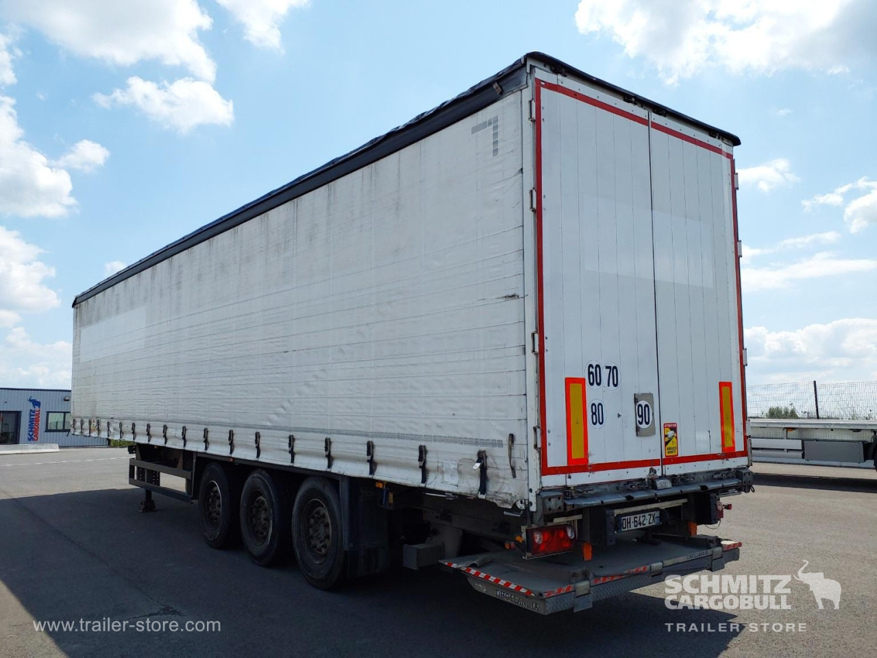 SCHMITZ Curtainsider Standard Taillift - Tentinė puspriekabė: foto 5 SCHMITZ Curtainsider Standard Taillift - Tentinė puspriekabė: foto 5