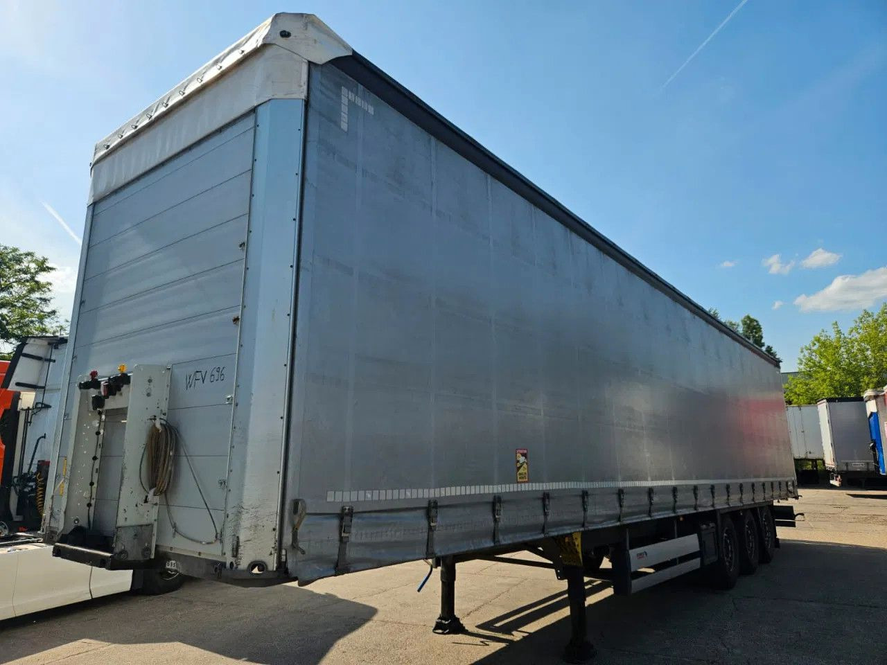Schmitz Cargobull SCB S3T Standard 14 units! Lifting Axle A&C, XL - Tentinė puspriekabė: foto 2 Schmitz Cargobull SCB S3T Standard 14 units! Lifting Axle A&C, XL - Tentinė puspriekabė: foto 2