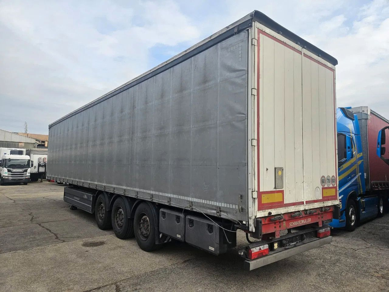 Schwarzmüller S1 J-seria, Pallet box - Tentinė puspriekabė: foto 4 Schwarzmüller S1 J-seria, Pallet box - Tentinė puspriekabė: foto 4