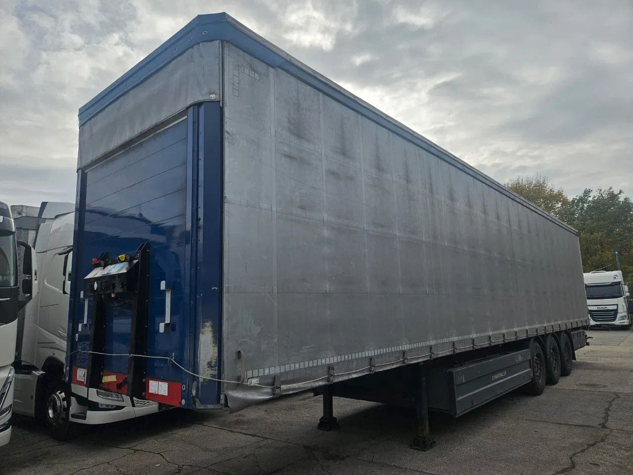 Schwarzmüller S1 J-seria, Pallet box - Tentinė puspriekabė: foto 1 Schwarzmüller S1 J-seria, Pallet box - Tentinė puspriekabė: foto 1