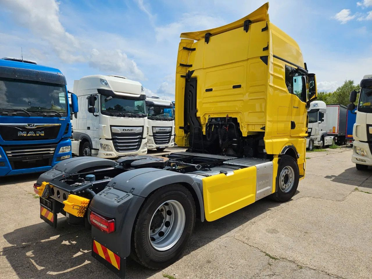 MAN TGX 18.520 XXL Standard Yellow Full Spoiler Big - Vilkikas: foto 3 MAN TGX 18.520 XXL Standard Yellow Full Spoiler Big - Vilkikas: foto 3