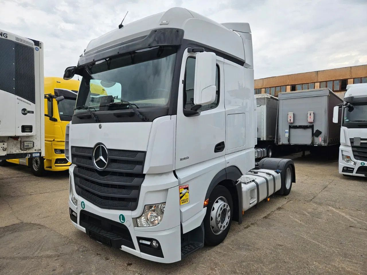 Mercedes-Benz Actros 1851 Mega, BigSpace, Standklima, 2 units - Vilkikas: foto 1 Mercedes-Benz Actros 1851 Mega, BigSpace, Standklima, 2 units - Vilkikas: foto 1