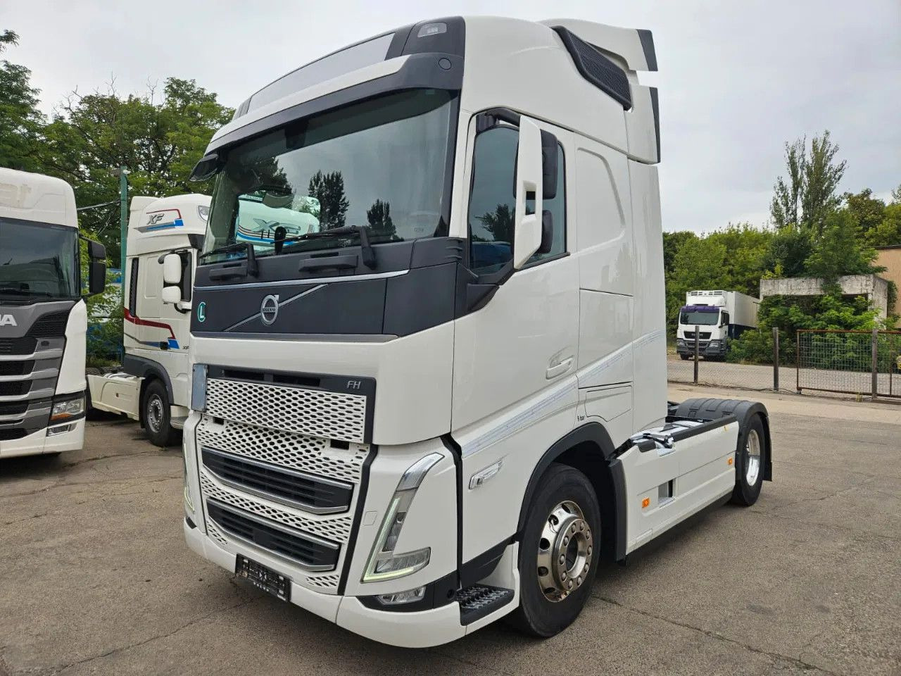 Volvo FH 460 Turbo Compound, I-Park, HYVA, Microwave, - Vilkikas: foto 1 Volvo FH 460 Turbo Compound, I-Park, HYVA, Microwave, - Vilkikas: foto 1