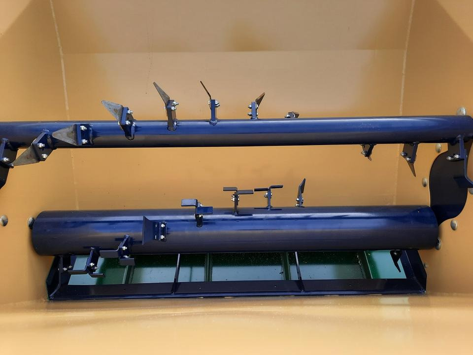 Nauja Gyvulininkystės įranga Einstreugerät Futterverteilgerät Liegeboxen Frontlader Hoflader: foto 7