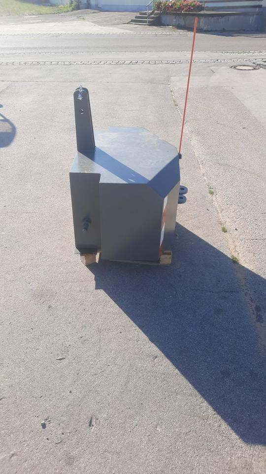 Frontgewicht Heckgewicht 300 - 1200kg Traktor Gewicht Schlepper - Atsvara: foto 4 Frontgewicht Heckgewicht 300 - 1200kg Traktor Gewicht Schlepper - Atsvara: foto 4