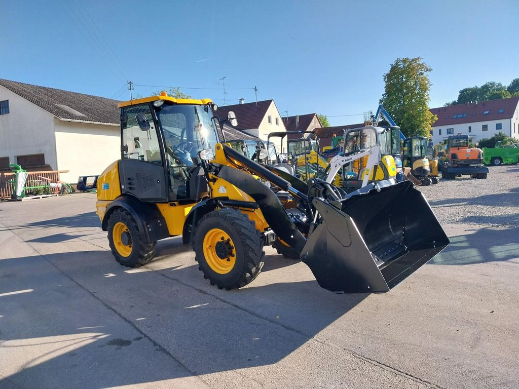 JCB 409 - Ratinis krautuvas: foto 1 JCB 409 - Ratinis krautuvas: foto 1