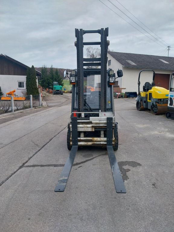 Linde H 25 T - Dyzelinis krautuvas: foto 3 Linde H 25 T - Dyzelinis krautuvas: foto 3