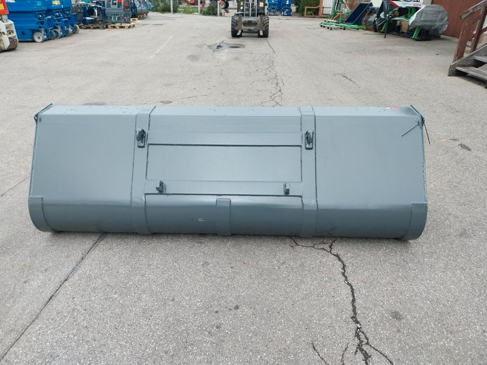 Schaufel 2,4m Euro Volumen Schlepper Frontladerschaufel Fendt - Krautuvo kaušas: foto 4 Schaufel 2,4m Euro Volumen Schlepper Frontladerschaufel Fendt - Krautuvo kaušas: foto 4