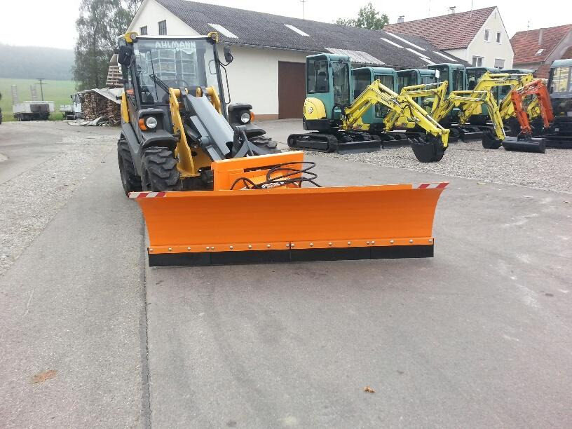 Schneeschild 2,6m Kramer Schlepper Radlader Hoflader Frontlader - Sniego peilis: foto 1 Schneeschild 2,6m Kramer Schlepper Radlader Hoflader Frontlader - Sniego peilis: foto 1