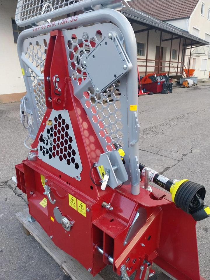 Neue Forstseilwinde Seilwinde Tajfun EGV 65 AHK SG Funk 35 45 55 - Auto gervė - Miško technika: foto 5 Neue Forstseilwinde Seilwinde Tajfun EGV 65 AHK SG Funk 35 45 55 - Auto gervė - Miško technika: foto 5