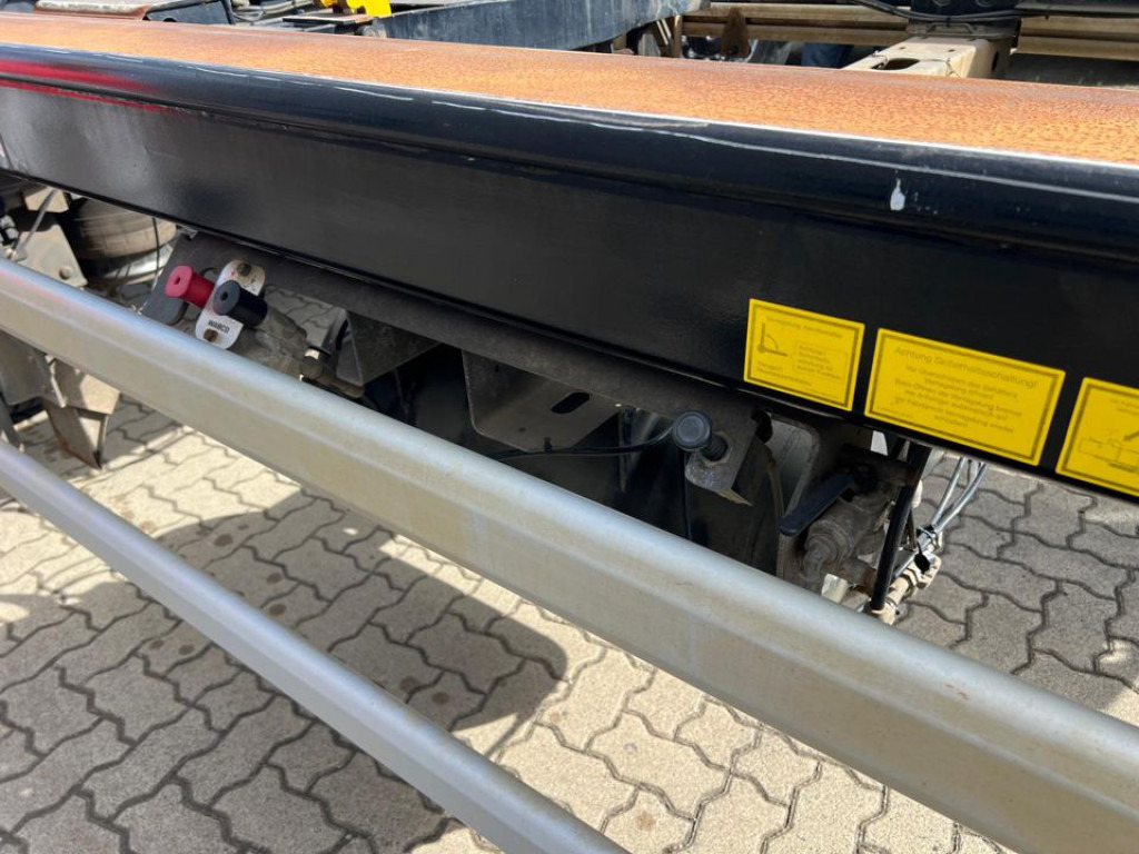 HUEFFERMANN Kombianhänger HKA 18.70 Containeranhänger Top Zust. - Konteineris-vežimus/ Sukeisti kūną priekaba: foto 5 HUEFFERMANN Kombianhänger HKA 18.70 Containeranhänger Top Zust. - Konteineris-vežimus/ Sukeisti kūną priekaba: foto 5