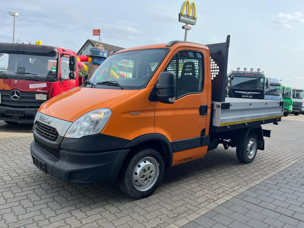 IVECO(I) Daily 29L13 Pritsche - Bortinis automobilis: foto 1 IVECO(I) Daily 29L13 Pritsche - Bortinis automobilis: foto 1