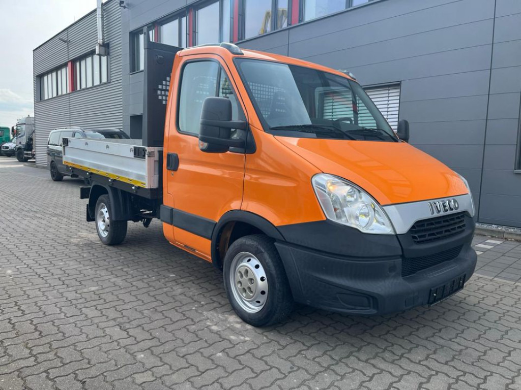 IVECO(I) Daily 29L13 Pritsche - Bortinis automobilis: foto 2 IVECO(I) Daily 29L13 Pritsche - Bortinis automobilis: foto 2