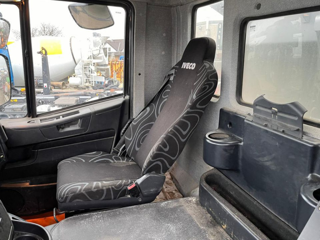 IVECO-MAGIRUS TRACKER AD450TW 4 Achs Muldenkipper Meiller - Savivartis: foto 2 IVECO-MAGIRUS TRACKER AD450TW 4 Achs Muldenkipper Meiller - Savivartis: foto 2