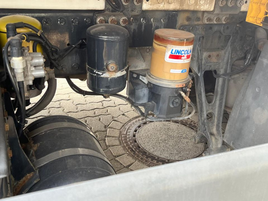 MAN TG-S 26.400 6x2 BL Absetzkipper Meiller Funk - Nuožulnaus pakėlimo ant platformos sunkvežimis: foto 5 MAN TG-S 26.400 6x2 BL Absetzkipper Meiller Funk - Nuožulnaus pakėlimo ant platformos sunkvežimis: foto 5