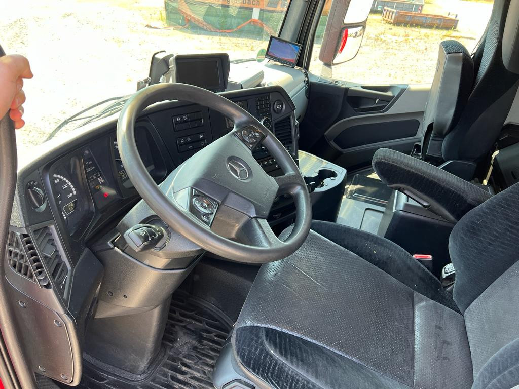 MERCEDES-BENZ Antos 2540 L 6x2 Pritsche LBW Coca Cola LBW 2to - Tentinis sunkvežimis: foto 4 MERCEDES-BENZ Antos 2540 L 6x2 Pritsche LBW Coca Cola LBW 2to - Tentinis sunkvežimis: foto 4