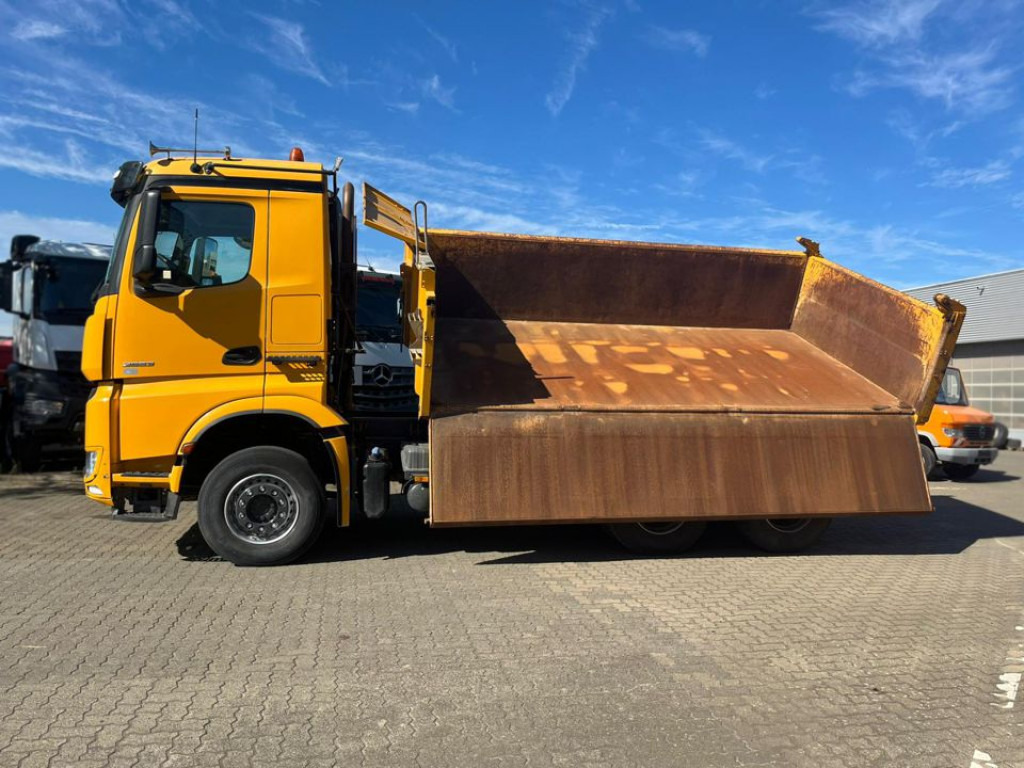 MERCEDES-BENZ Arocs 2663 6x4 3-Achs Kipper Meiller Bordmatik - Savivartis sunkvežimis: foto 5 MERCEDES-BENZ Arocs 2663 6x4 3-Achs Kipper Meiller Bordmatik - Savivartis sunkvežimis: foto 5
