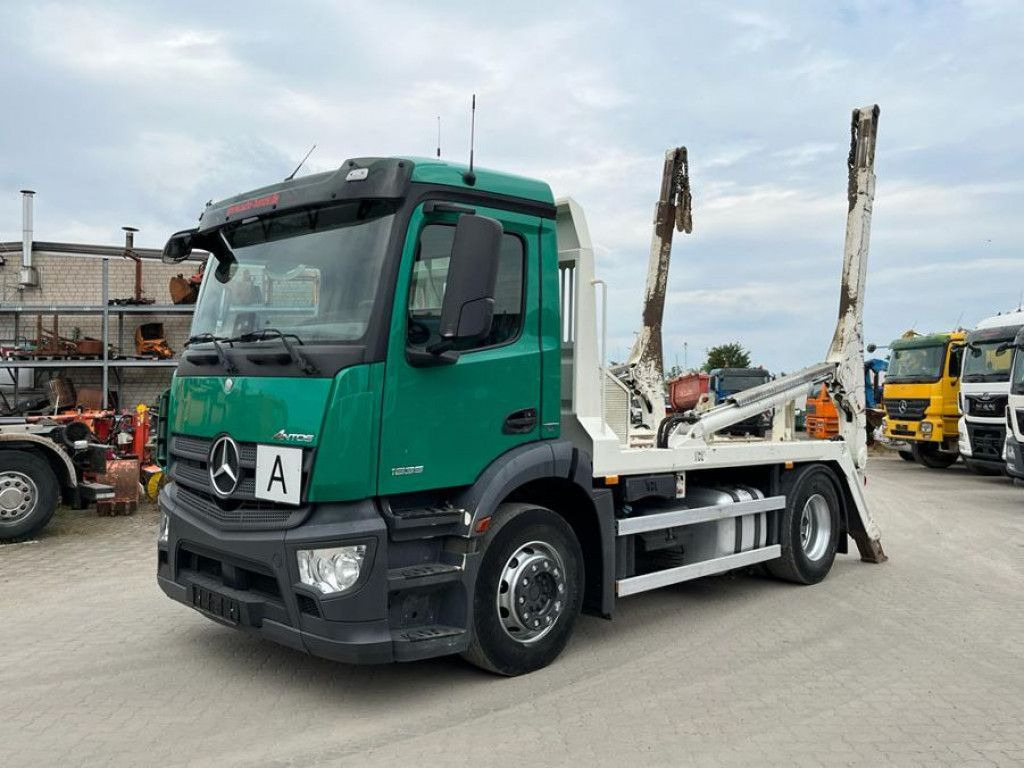 Mercedes-Benz Antos 1835 L 4x2 Absetzkipper VDL, Euro 6 - Nuožulnaus pakėlimo ant platformos sunkvežimis: foto 1 Mercedes-Benz Antos 1835 L 4x2 Absetzkipper VDL, Euro 6 - Nuožulnaus pakėlimo ant platformos sunkvežimis: foto 1