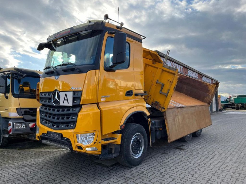 Mercedes-Benz Arocs 2663 6x4 3-Achs Kipper Meiller Bordmatik - Savivartis sunkvežimis: foto 1 Mercedes-Benz Arocs 2663 6x4 3-Achs Kipper Meiller Bordmatik - Savivartis sunkvežimis: foto 1