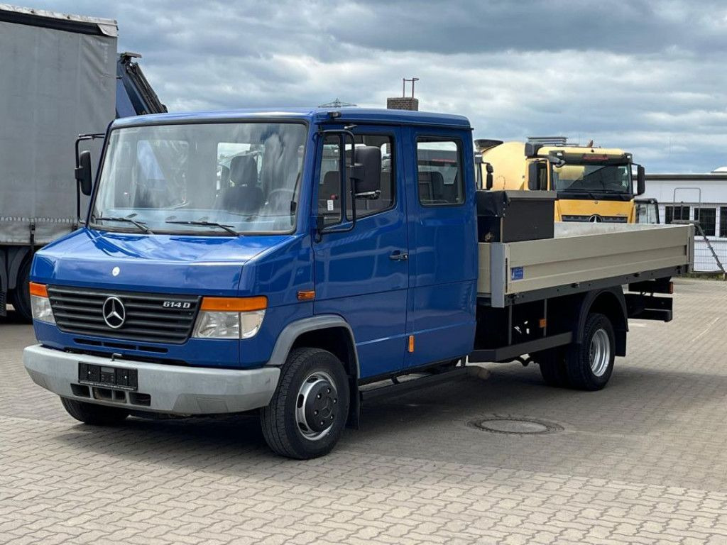Mercedes-Benz Vario 614 D Pritsche Doppelkabine LKW Motor 4.3 - Bortinis automobilis, Komercinis automobilis su dviguba kabina: foto 1 Mercedes-Benz Vario 614 D Pritsche Doppelkabine LKW Motor 4.3 - Bortinis automobilis, Komercinis automobilis su dviguba kabina: foto 1