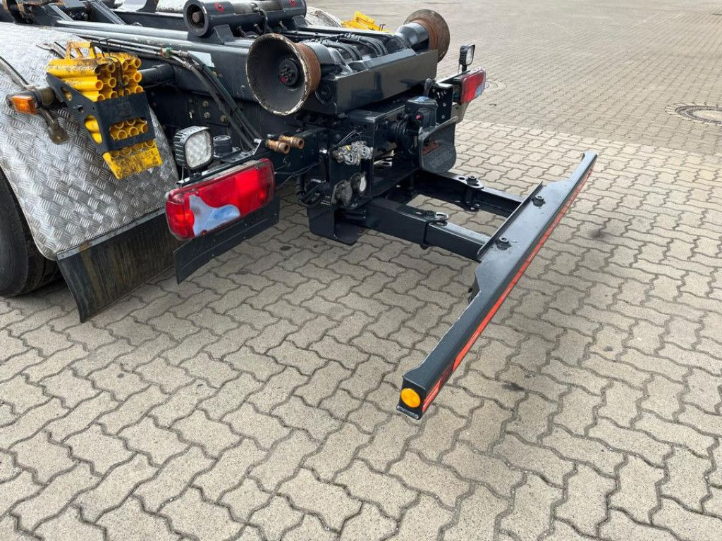 Hook-lift sunkvežimis, Sunkvežimis su kranu Scania P 360 6x2 Abrollkipper mit Kran Lift/Lenkachse Scania P 360 6x2 Abrollkipper mit Kran Lift/Lenkachse: foto 14