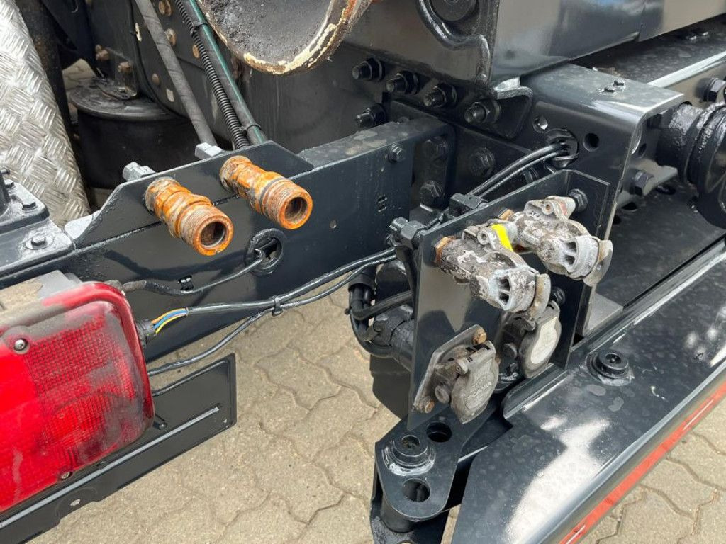 Hook-lift sunkvežimis, Sunkvežimis su kranu Scania P 360 6x2 Abrollkipper mit Kran Lift/Lenkachse Scania P 360 6x2 Abrollkipper mit Kran Lift/Lenkachse: foto 13