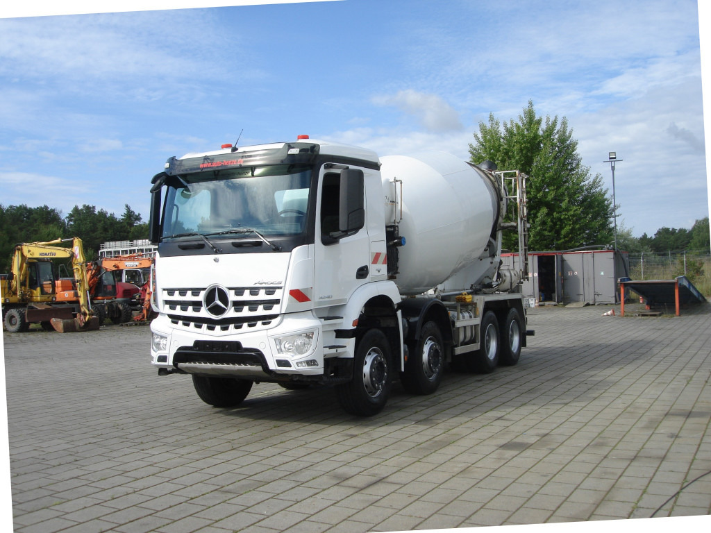 MERCEDES-BENZ Arocs 3240 B 8x4 Betonmischer Deutsch Top AP Achsen - Sunkvežimis: foto 2 MERCEDES-BENZ Arocs 3240 B 8x4 Betonmischer Deutsch Top AP Achsen - Sunkvežimis: foto 2