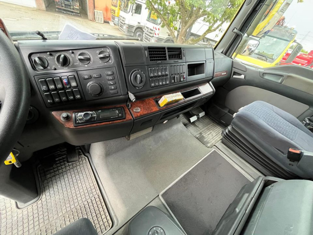 MAN TG-A 41.660 8x4 4 BBS SZM Schwerlast 250 to WSK - Vilkikas: foto 2 MAN TG-A 41.660 8x4 4 BBS SZM Schwerlast 250 to WSK - Vilkikas: foto 2