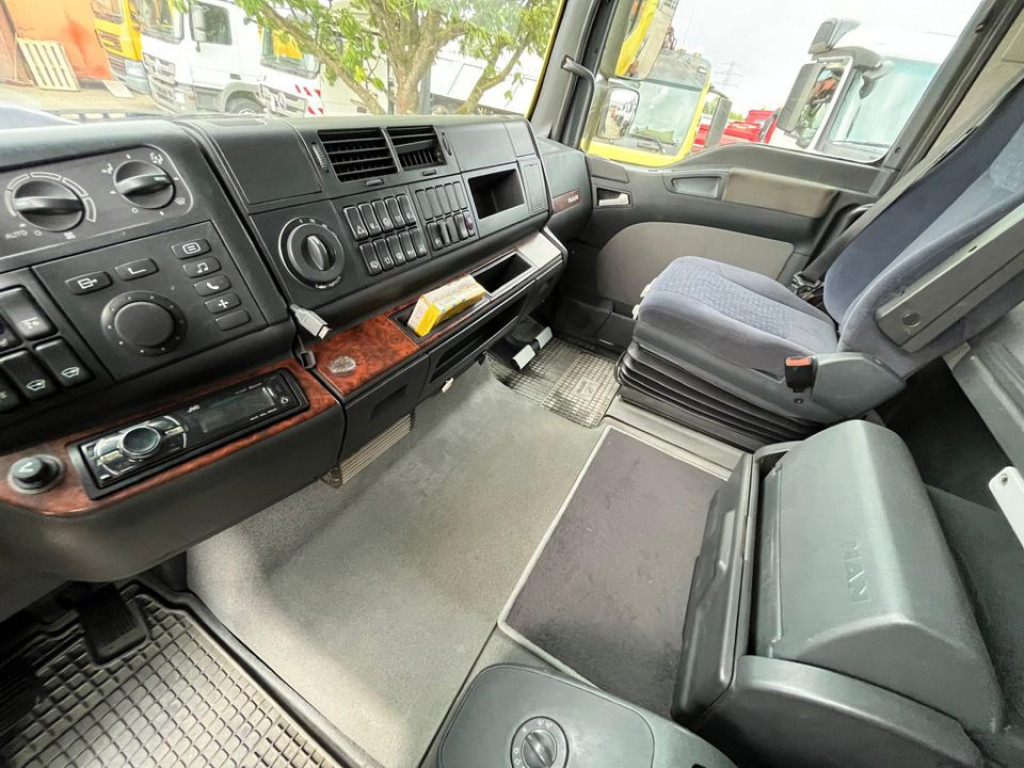 MAN TG-A 41.660 8x4 4 BBS SZM Schwerlast 250 to WSK - Vilkikas: foto 3 MAN TG-A 41.660 8x4 4 BBS SZM Schwerlast 250 to WSK - Vilkikas: foto 3