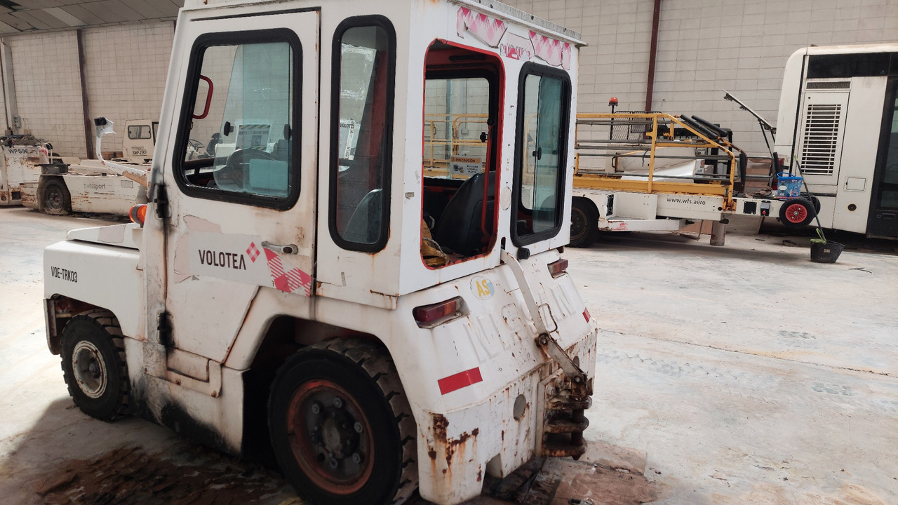 FV02 Nissan Baggage Tractor - Bagažo vilkikas: foto 3 FV02 Nissan Baggage Tractor - Bagažo vilkikas: foto 3