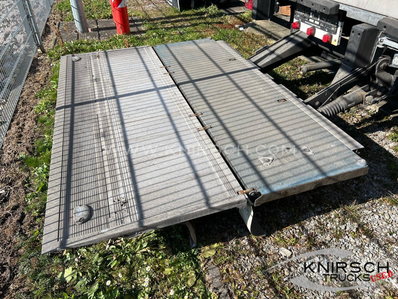 SCHMITZ SKO 24 Doppelstock, LBW 2000 kg, Liftachse - Refrižeratorius puspriekabė: foto 5 SCHMITZ SKO 24 Doppelstock, LBW 2000 kg, Liftachse - Refrižeratorius puspriekabė: foto 5