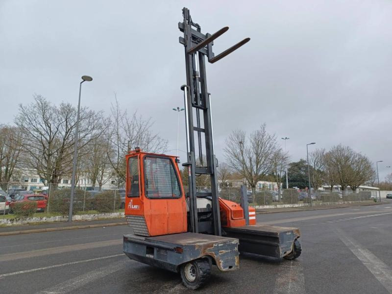 Amlift AMLAT COMBI 50/14/55 - Šakinis krautuvas su privažiavimu iš keturių pusių: foto 2 Amlift AMLAT COMBI 50/14/55 - Šakinis krautuvas su privažiavimu iš keturių pusių: foto 2